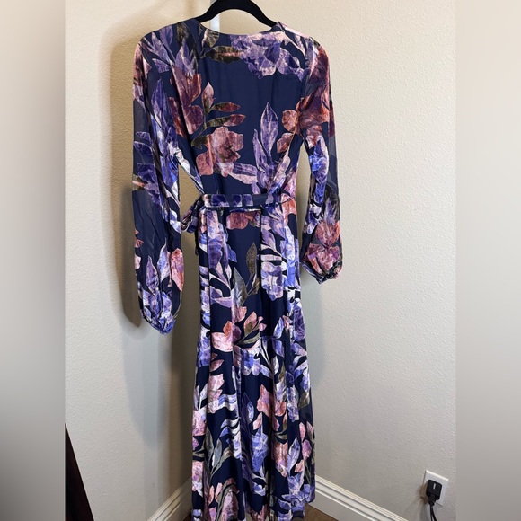 🌺Hutch Floral Maxi Velvet Wrapped Dress - Picture 6 of 8